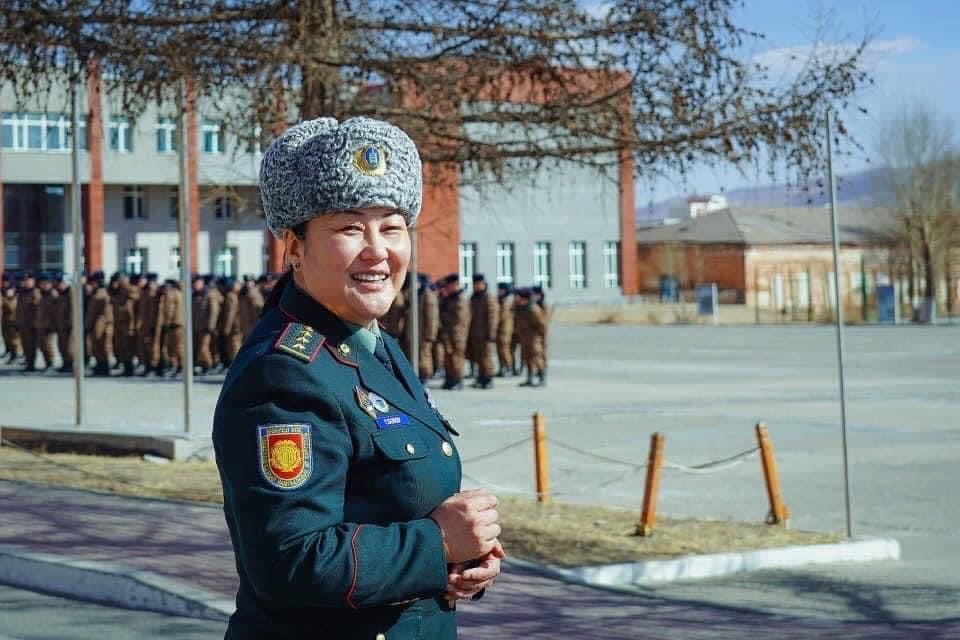 Монголын анхны "Генерал цолтой эмэгтэй" маргааш мөрдөс, цолны үнэмлэхээ гардах гэж байна